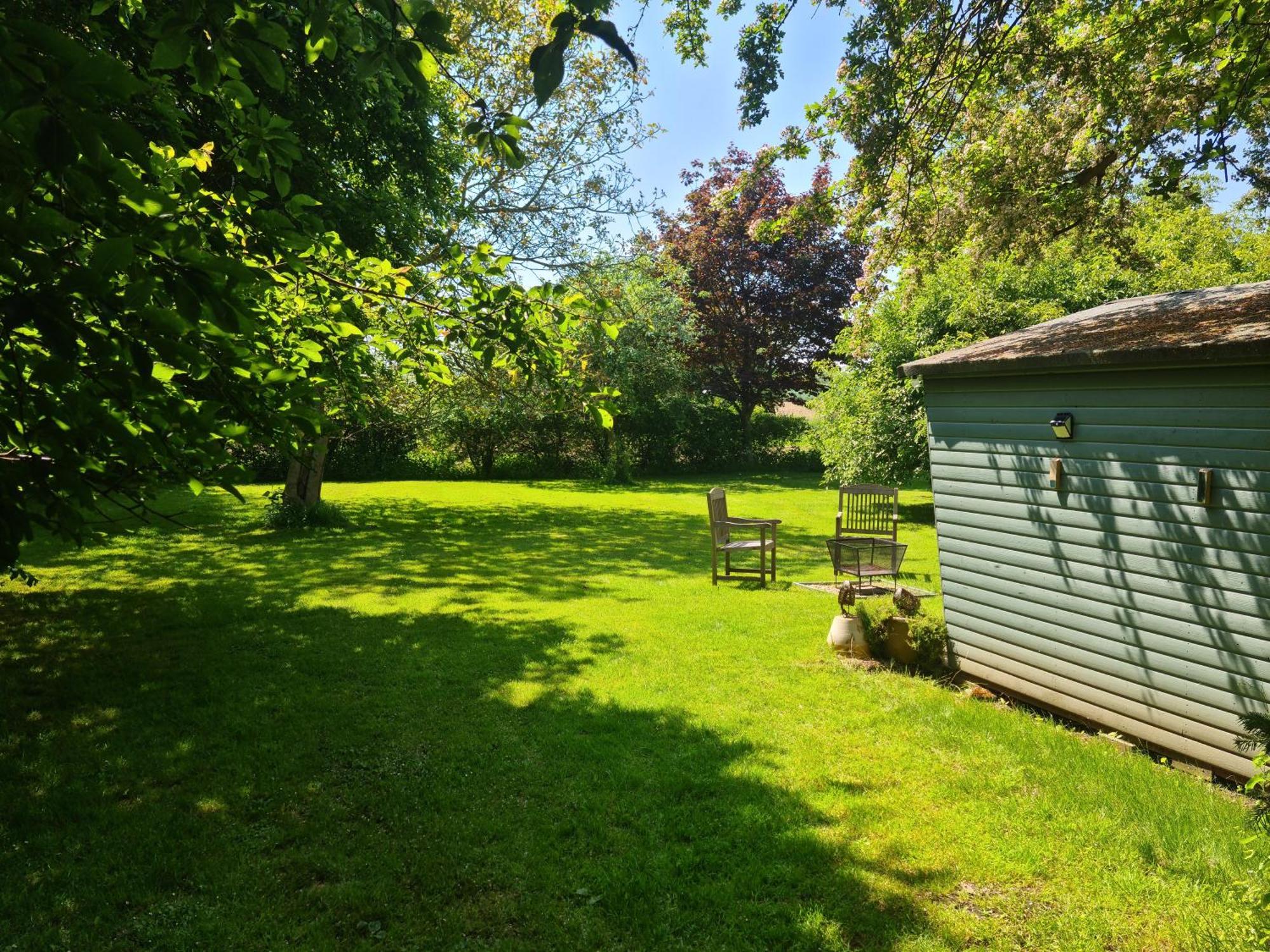 The Potting Shed Hotel Manuden Exterior photo